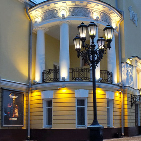 Вечер у Волковского театра