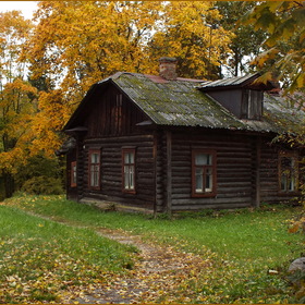 Старый домик в старом парке